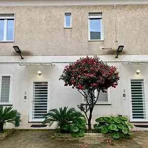 https://casa-affitto-breve-crispino.hotels-amalfi.com
